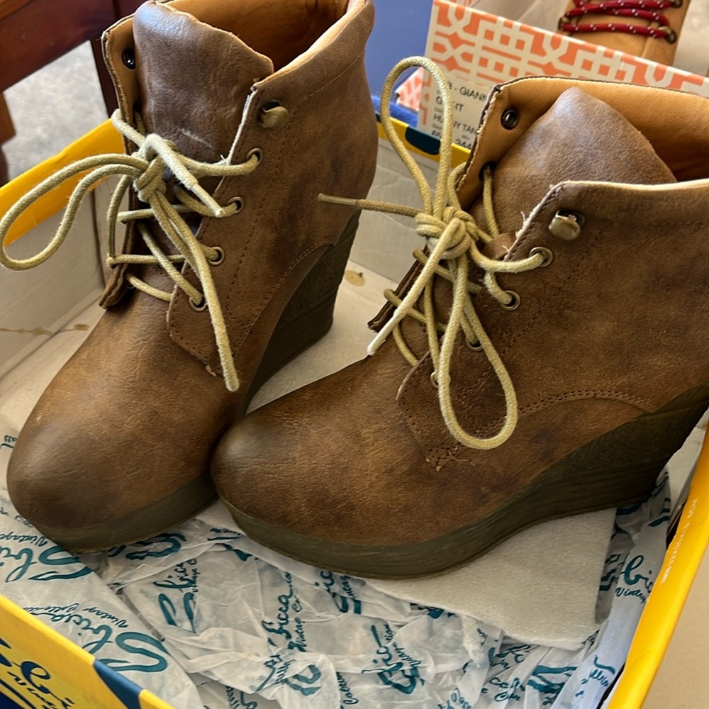 Sbicca booties size six worn once